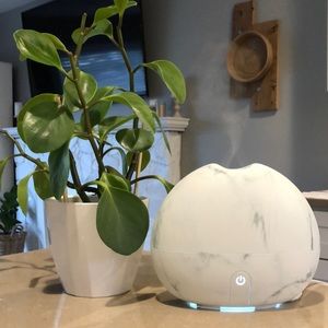 Saje Aroma Breeze Marble Diffuser